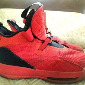 Jordan 33 Red limited Edition only 1 year old